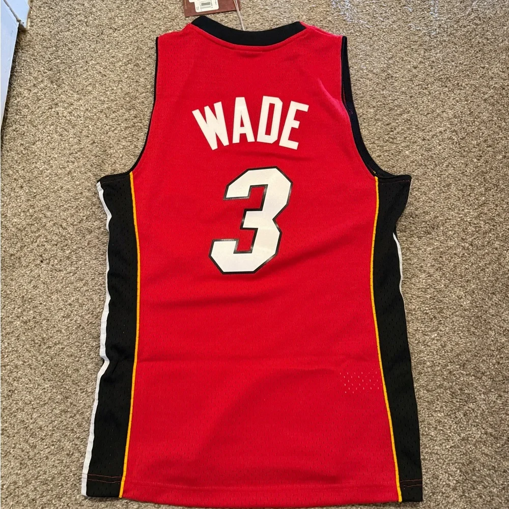 Mitchell & Ness Dwayne Wade Miami Heat Jersey - Picture 5 of 5